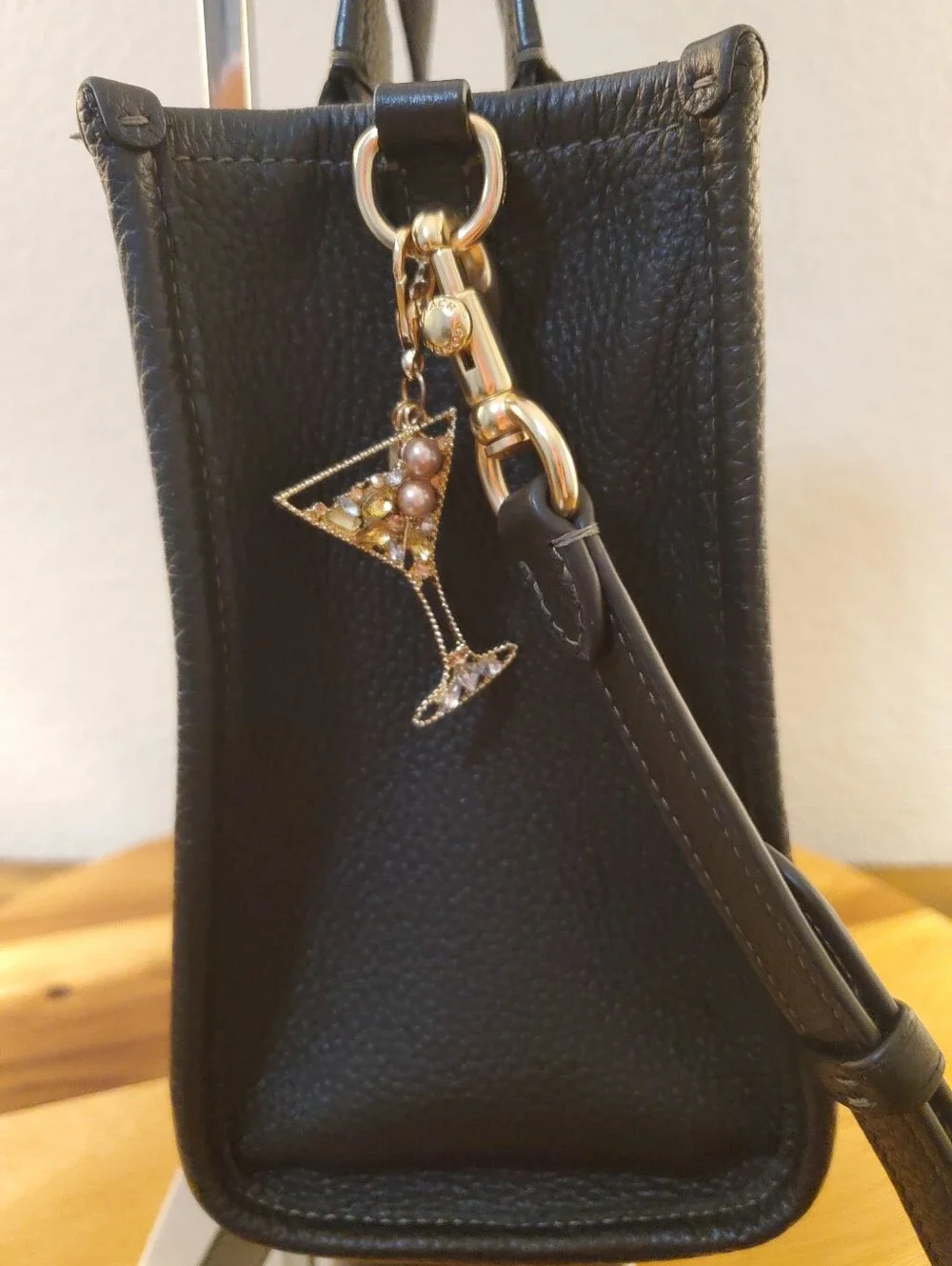 COACH LEATHER TOTE 22 IN PERFECT LIKE NEW CONDITION!